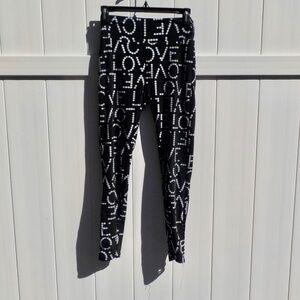 No Boundaries "Love" Leggings Black and White Size S(3-5)